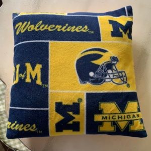 Michigan Pillow, Go blue or go home!